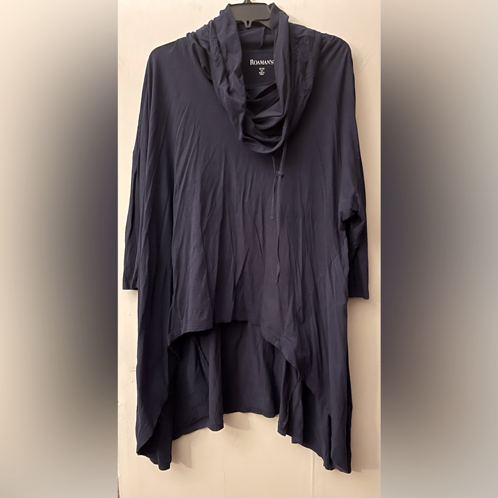 Roaman’s cowl neck women’s tunic. Navy blue. Size 22/24.